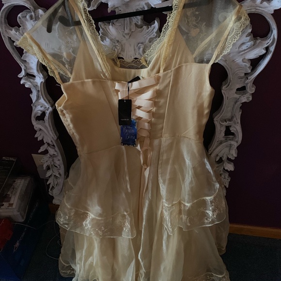 SOLD *** Torrid Disney Beauty and the Beast - Picture 6 of 8